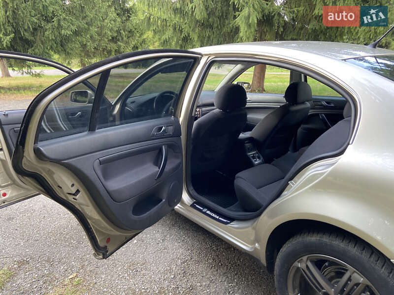 Ліфтбек Skoda Superb 2005 в Львові фото 2 Ліфтбек Skoda Superb 2005 в Львові