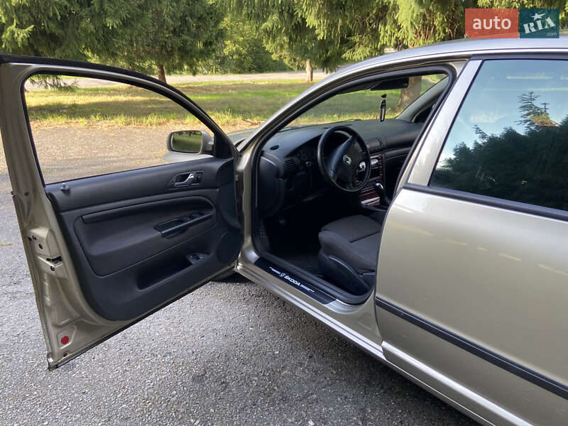 Ліфтбек Skoda Superb 2005 в Львові фото 10 Ліфтбек Skoda Superb 2005 в Львові