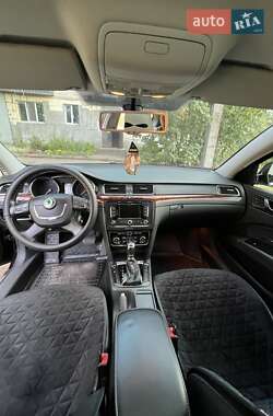Лифтбек Skoda Superb 2013 в 