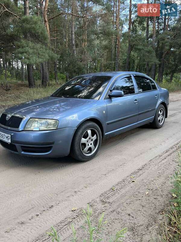 Лифтбек Skoda Superb 2003 в Тростянце