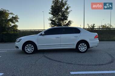 Лифтбек Skoda Superb 2015 в 