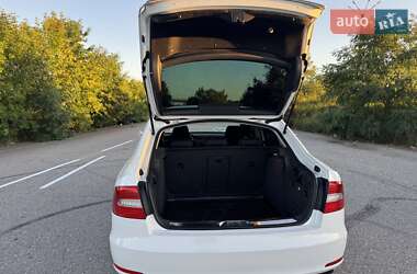 Лифтбек Skoda Superb 2015 в 