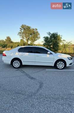 Лифтбек Skoda Superb 2015 в 