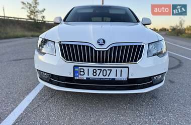 Лифтбек Skoda Superb 2015 в 