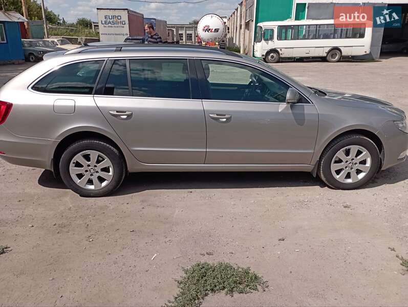Универсал Skoda Superb 2013 в Александрие