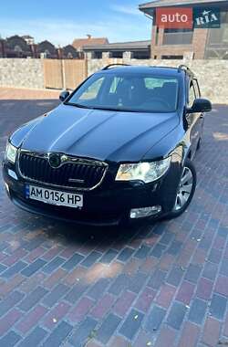 Универсал Skoda Superb 2011 в Звягеле