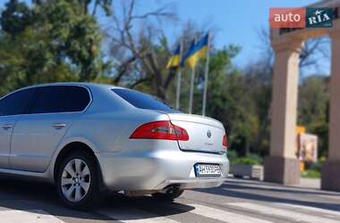 Лифтбек Skoda Superb 2012 в 