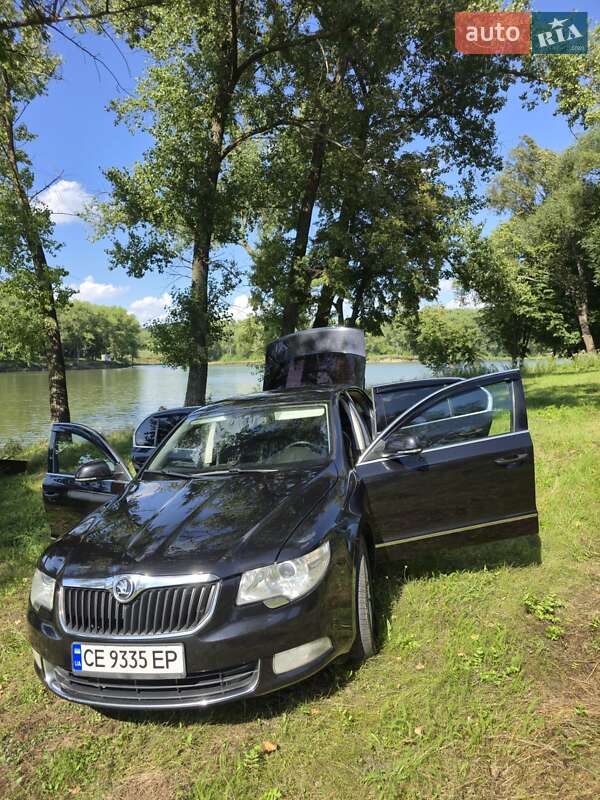 Лифтбек Skoda Superb 2011 в Черновцах