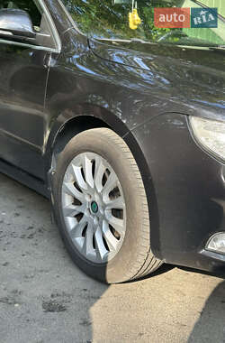 Универсал Skoda Superb 2012 в 