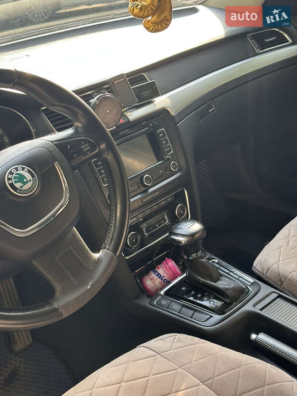 Універсал Skoda Superb 2012 в Ужгороді фото 32 Універсал Skoda Superb 2012 в Ужгороді