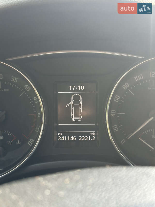 Універсал Skoda Superb 2012 в Ужгороді фото 50 Універсал Skoda Superb 2012 в Ужгороді