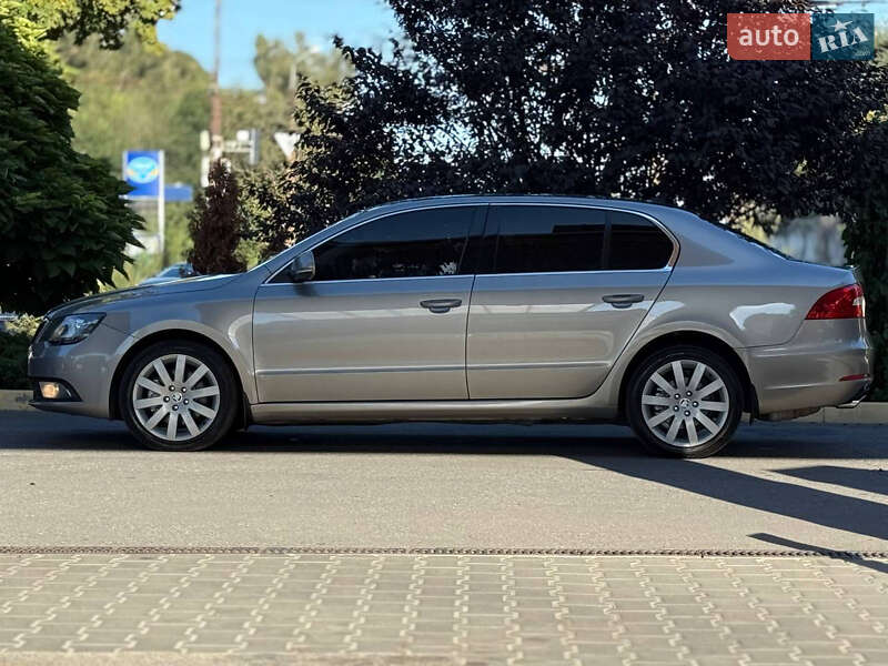 Лифтбек Skoda Superb 2013 в Днепре