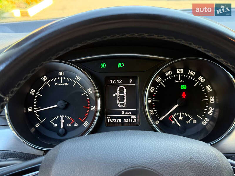 Лифтбек Skoda Superb 2013 в Днепре