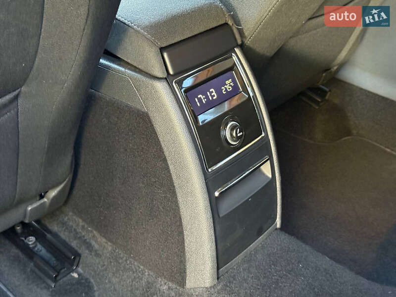 Лифтбек Skoda Superb 2013 в Днепре