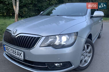 Лифтбек Skoda Superb 2015 в 