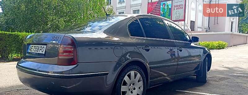 Лифтбек Skoda Superb 2004 в Каменском