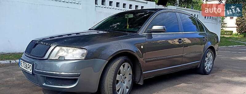 Лифтбек Skoda Superb 2004 в Каменском