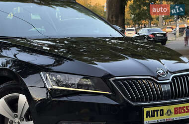 Лифтбек Skoda Superb 2015 в 