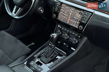 Лифтбек Skoda Superb 2015 в 