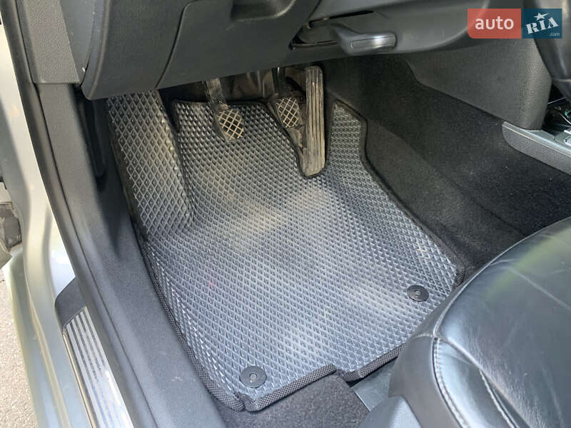 Универсал Skoda Superb 2011 в Чернигове