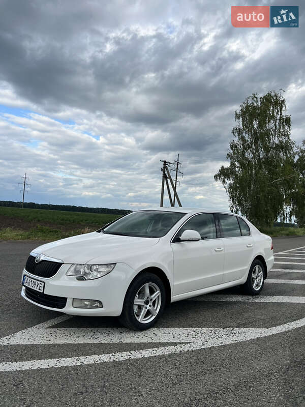 Skoda Superb 2011