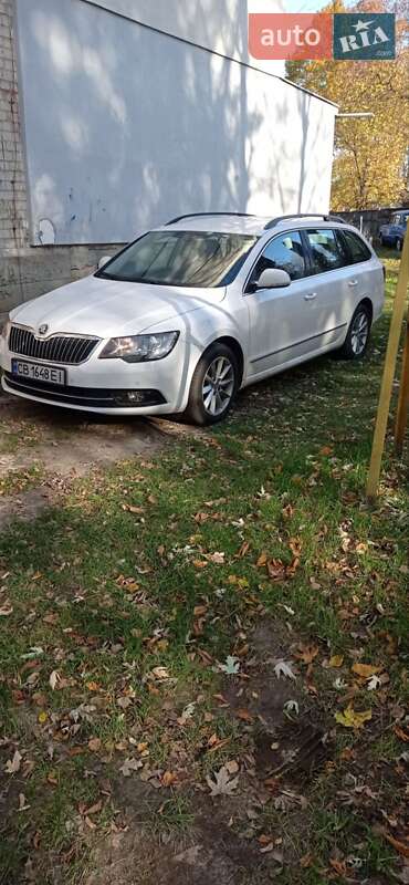 Універсал Skoda Superb 2013 в Чернігові
