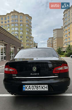 Лифтбек Skoda Superb 2011 в 