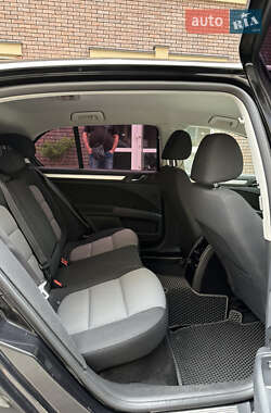 Лифтбек Skoda Superb 2011 в 