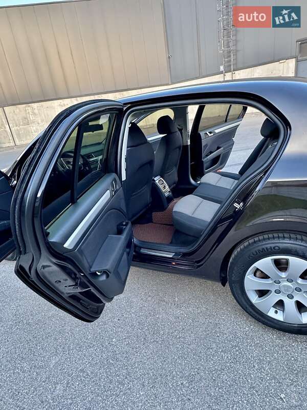Лифтбек Skoda Superb 2012 в Киеве фото 33 Лифтбек Skoda Superb 2012 в Киеве