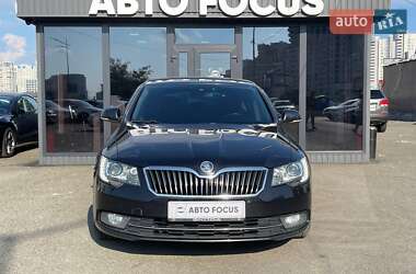 Лифтбек Skoda Superb 2014 в 