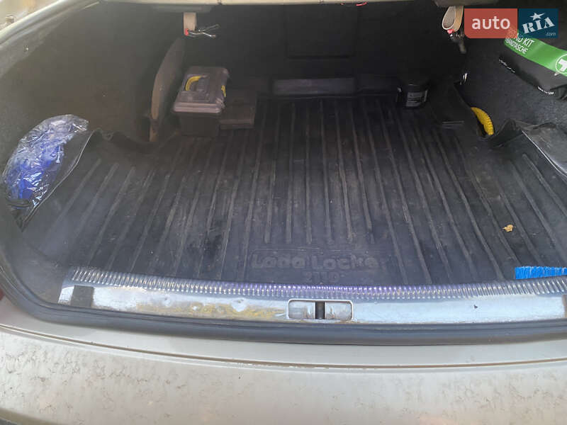 Ліфтбек Skoda Superb 2004 в Сумах