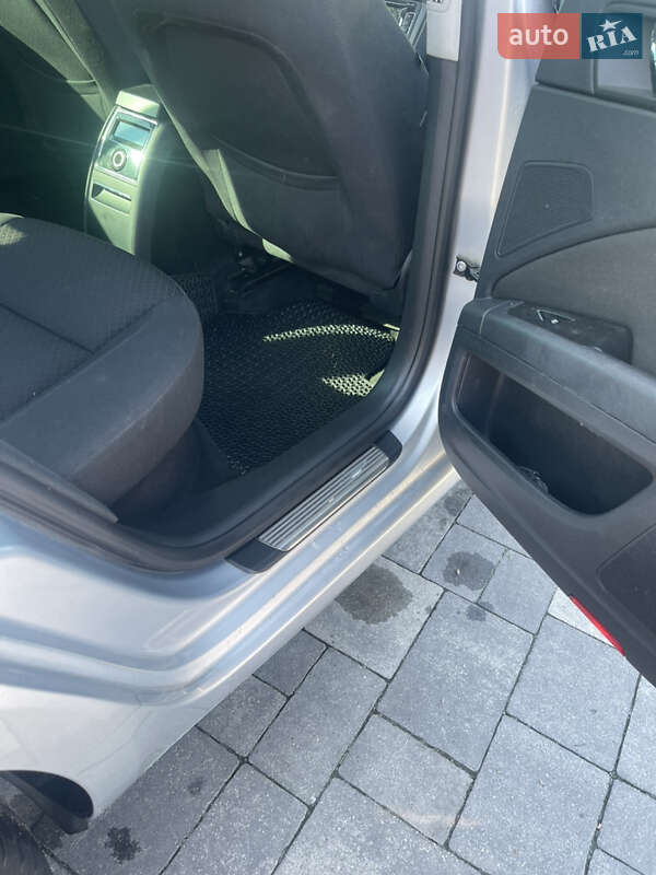 Универсал Skoda Superb 2013 в Хусте