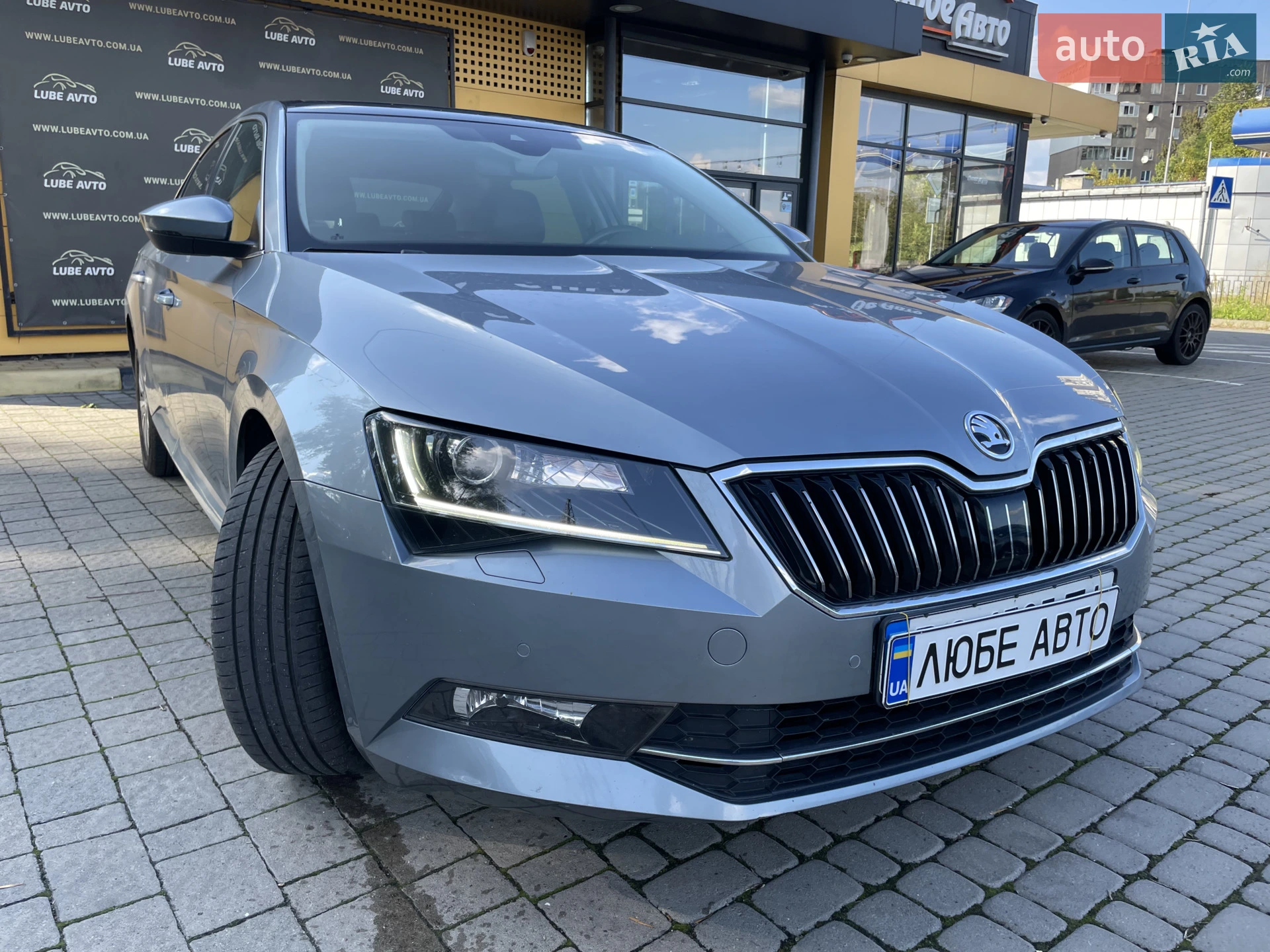 2017 Skoda Superb - мініатюра 2