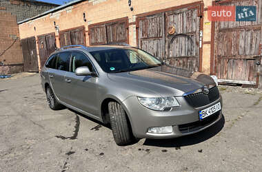 Універсал Skoda Superb 2012 в Рівному