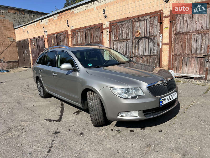 Универсал Skoda Superb 2012 в 