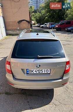 Универсал Skoda Superb 2012 в 