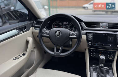 Лифтбек Skoda Superb 2015 в 