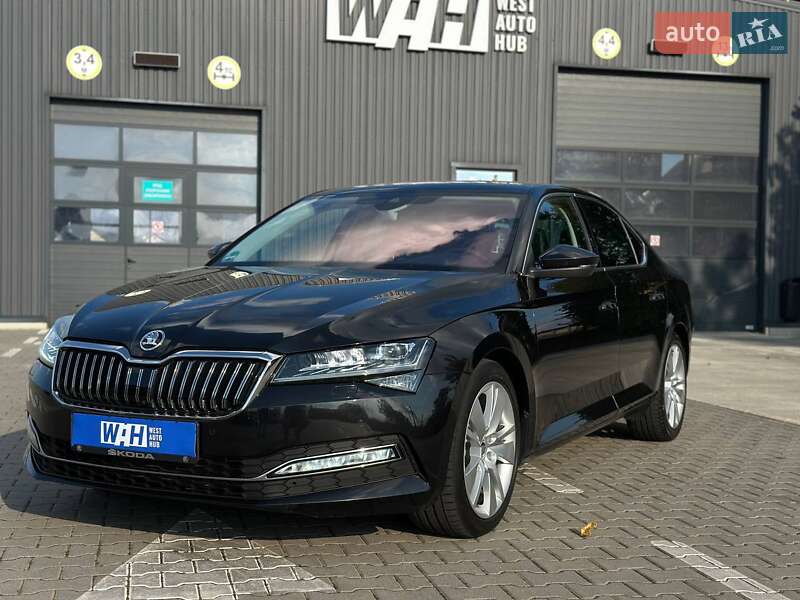 Лифтбек Skoda Superb 2022 в Луцке