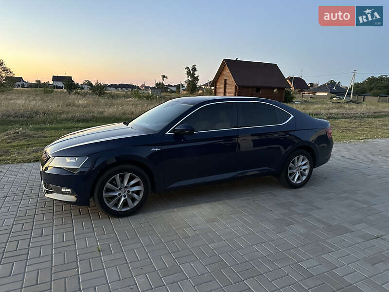 Лифтбек Skoda Superb 2016 в Киеве