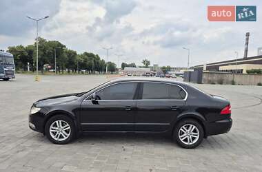 Лифтбек Skoda Superb 2012 в 