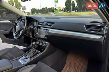 Лифтбек Skoda Superb 2015 в 