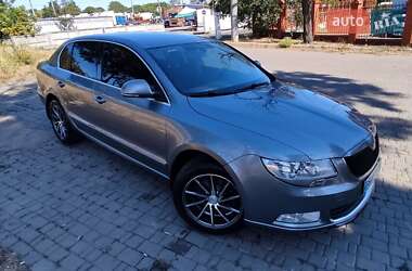 Лифтбек Skoda Superb 2011 в 