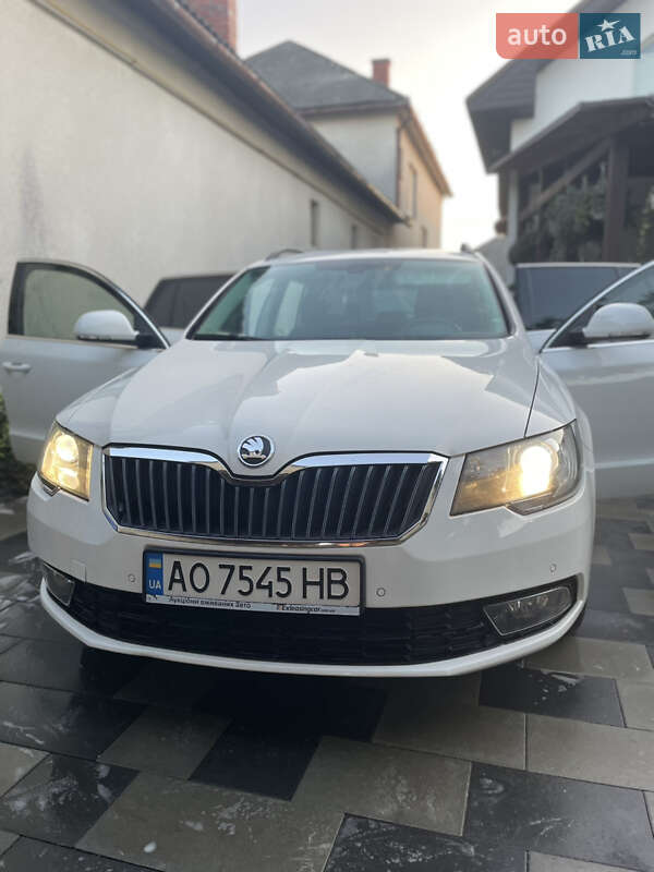 Универсал Skoda Superb 2014 в Мукачево