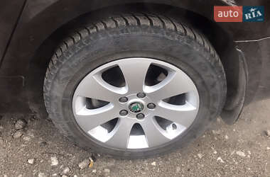 Лифтбек Skoda Superb 2012 в 