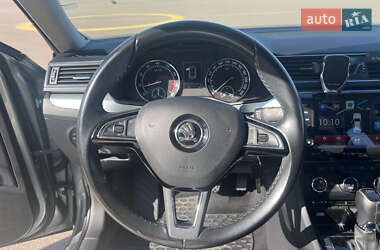 Лифтбек Skoda Superb 2016 в 