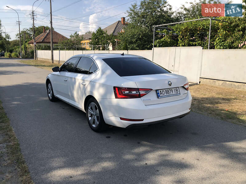 Лифтбек Skoda Superb 2017 в Мукачево