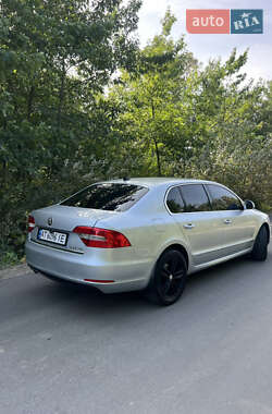 Лифтбек Skoda Superb 2014 в 