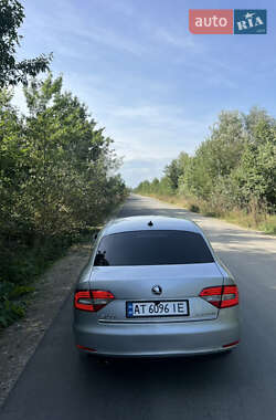 Лифтбек Skoda Superb 2014 в 