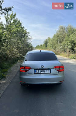 Лифтбек Skoda Superb 2014 в 