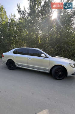 Лифтбек Skoda Superb 2014 в 